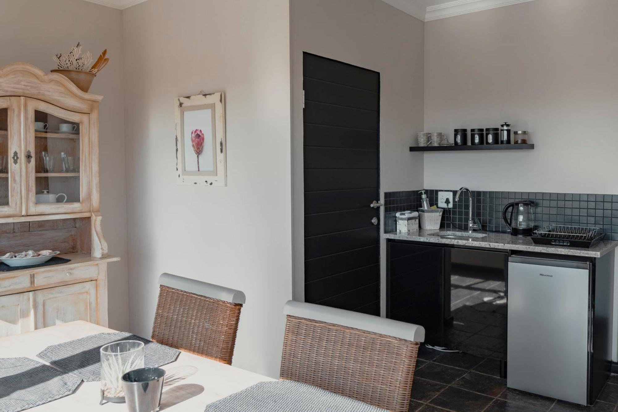 The Ocean Bay Luxury Guesthouse Jeffreys Bay Exterior photo