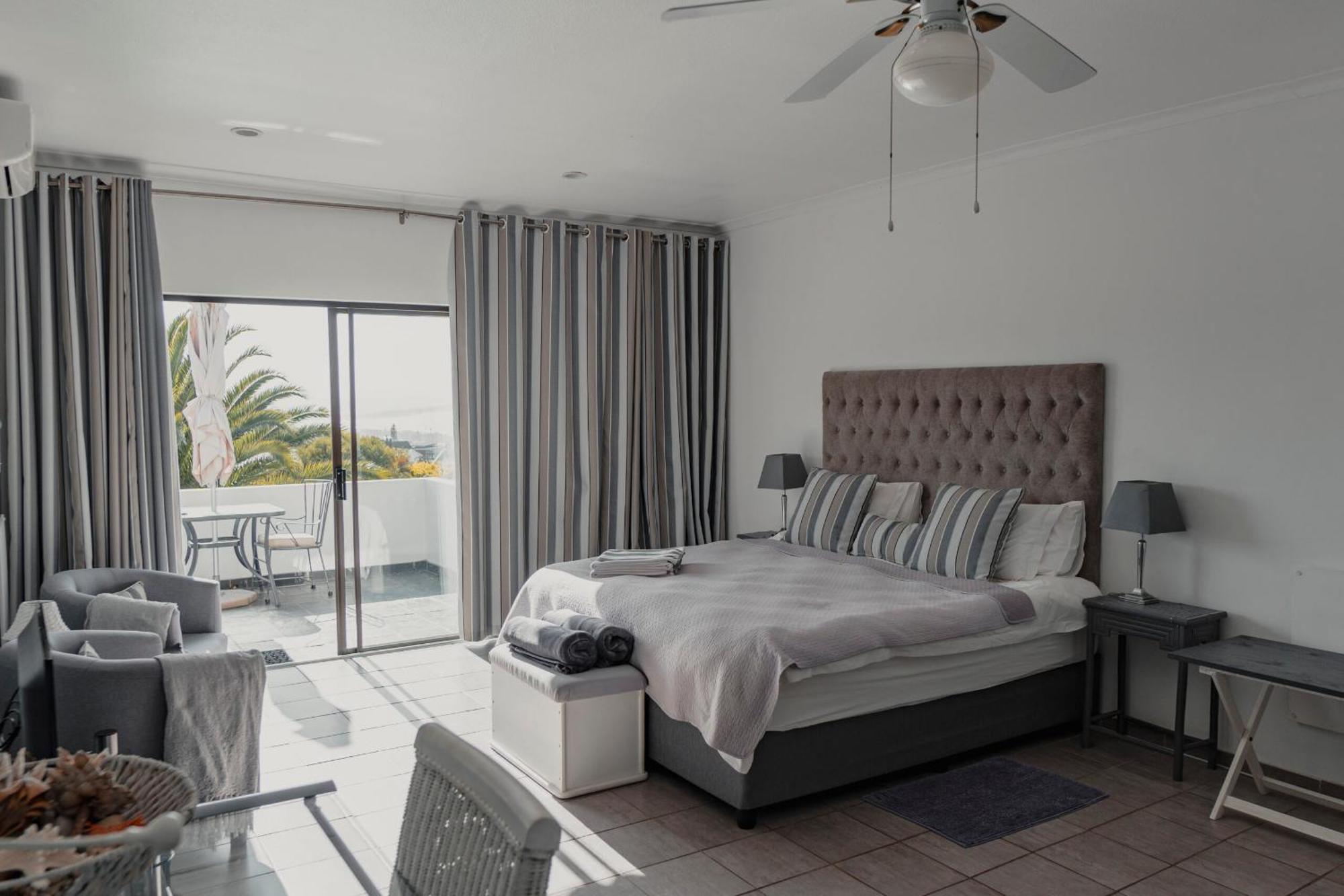 The Ocean Bay Luxury Guesthouse Jeffreys Bay Exterior photo